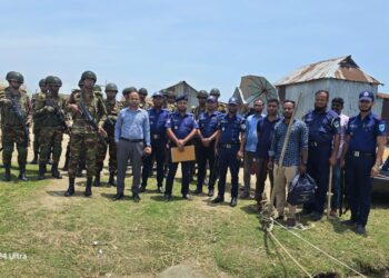 খালিয়াজুরী ও ইটনায় যৌথ অভিযান: ধনপুরে ধরা পড়ল অবৈধ ড্রেজার মেশিন