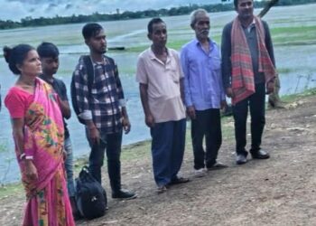 তাহিরপুরের লামাকাটা সীমান্তে ৬ বাংলাদেশী আটক