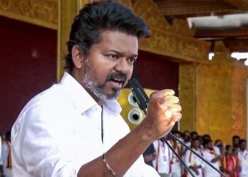 থালাপতি বিজয়কে নিয়ে তামিলনাড়ুর রাজনীতিতে উত্তেজনা: মোদি ‘আদর্শগত শত্রু’