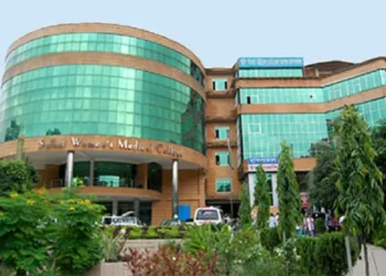 অপারেশনের ভয়ে সিলেটে মেডিকেল থেকে লাফ দিয়ে পড়ে যুবকের মৃত্যু