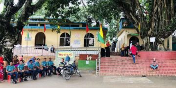 শাহপরান মাজারে হয় নি শিরনি বিতরণ ও গান বাজনা 