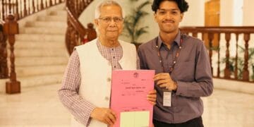 সাগর-রুনির সন্তান মেঘের হাতে পূর্বাচলের প্লটের দলিল হস্তান্তর