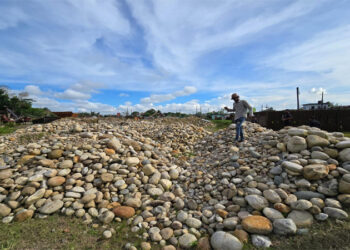 সিলেটে ক্রাশার মিল থেকে ৫০ হাজার ঘনফুট পাথর জব্দ