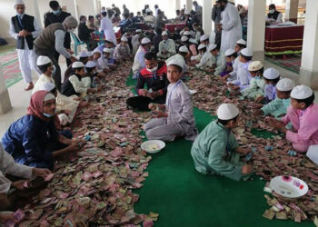 পাগলা মসজিদের দানবাক্সে মিলল ৩২ বস্তা টাকা