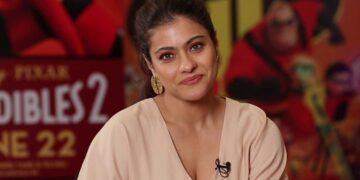 অষ্টমীর অঞ্জলিতে হঠাৎ ধমক! কাজলকে অশান্ত করে তুলল ফটোগ্রাফারদের ভিড়