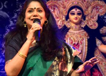 “এখন কেউ গান শোনেন না, দেখেন!”