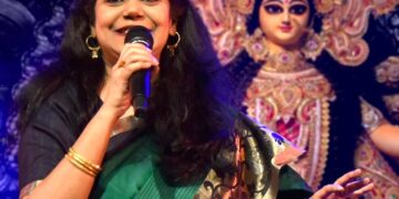 “এখন কেউ গান শোনেন না, দেখেন!”