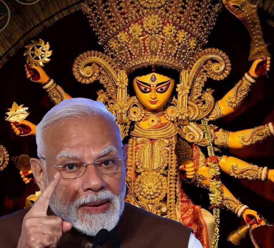 কলকাতার দুর্গাপুজোর এই স্বীকৃতি পাওয়ার কৃতিত্ব পশ্চিমবঙ্গ সরকারও দাবি করে। কেন্দ্র না রাজ্য, কার প্রচেষ্টায় কলকাতার দুর্গাপুজো এই আন্তর্জাতিক স্বীকৃতি পেয়েছে, তা নিয়ে দু’পক্ষের মধ্যে দাবি-পাল্টা দাবির আবহ তৈরি হয়েছিল।