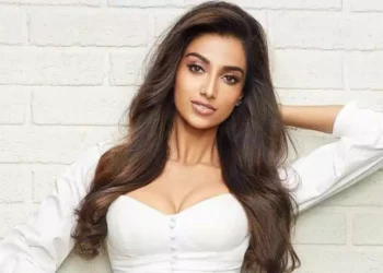 ‘ফোর্স ৩’ দিয়ে বলিউডে অভিষেক মীনাক্ষী চৌধুরীর