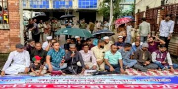 সিলেটের ফুটপাত ও রাস্তা দখলমুক্তির দাবিতে অবস্থান কর্মসূচি করা হয় 