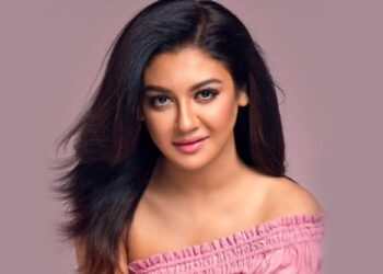 দর্শক আগ্রহে প্রেক্ষাগৃহে জয়িতার ‘ফেরেশতে’