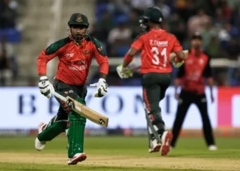 ব্যাটিং বিপর্যয়ে শ্রীলংকার কাছে হেরে গেল বাংলাদেশ