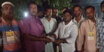 কলমাকান্দায় বিএনপি নেতার পূজামণ্ডপ পরিদর্শন ও অনুদান প্রদান