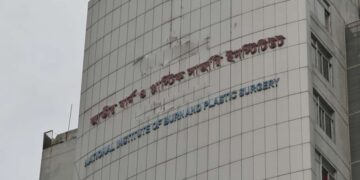 বাসায় ঘুমের মধ্যে এসি বিস্ফোরণ