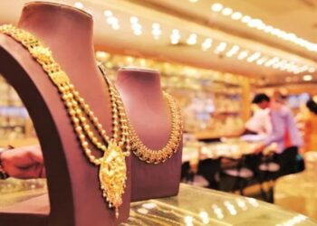 দেশের বাজারে কমল স্বর্ণের দাম, রুপার দাম অটুট