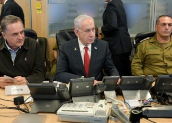 হামাসকে আত্মসমর্পণ করতে হবে অথবা ‘ধ্বংস’ হতে হবে: ইসরাইলি প্রতিরক্ষামন্ত্রী