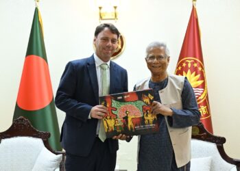 যুক্তরাষ্ট্রের সঙ্গে বাণিজ্যিক সম্পর্ক জোরদারে বাংলাদেশের অঙ্গীকার : প্রধান উপদেষ্টা