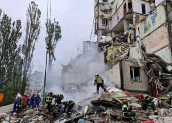 রাশিয়ার হামলায় ইউক্রেনে নিহত ২, আহত ৯