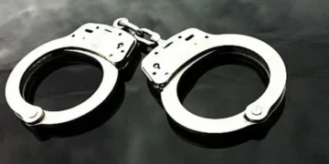 বরিশালে বিক্ষোভ মিছিল থেকে চারজন গ্রেফতার