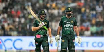 শ্রীলংকাকে হারিয়ে ফাইনালের আশা টিকিয়ে রাখল পাকিস্তান