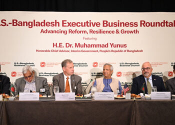 মার্কিন কোম্পানিকে বাংলাদেশে আরও বিনিয়োগের আহ্বান প্রধান উপদেষ্টার