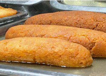 শতবর্ষী ঐতিহ্যের মিষ্টি ‘নেত্রকোণার বালিশ’ পেল জি.আই স্বীকৃতি