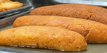 শতবর্ষী ঐতিহ্যের মিষ্টি ‘নেত্রকোণার বালিশ’ পেল জি.আই স্বীকৃতি