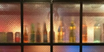 রাশিয়ায় ভেজাল মদে প্রাণ গেল ২৫ জনের