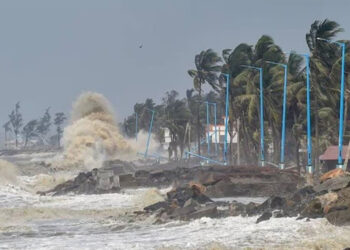 বঙ্গোপসাগরে নতুন লঘুচাপের সম্ভাবনা, সতর্কতায় থাকতে বললো বন্যা পূর্বাভাস কেন্দ্র