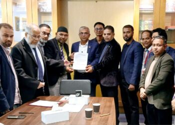 প্রবাসীদের ভোটাধিকার দাবি: প্রধান নির্বাচন কমিশনারকে নেবট্রা’র স্মারকলিপি