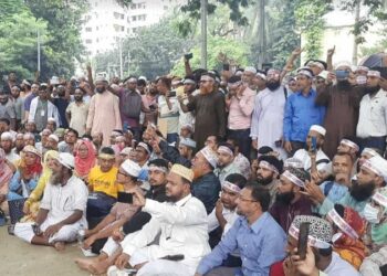 লংমার্চের প্রস্তুতিতে উত্তাল শহীদ মিনার চত্বর