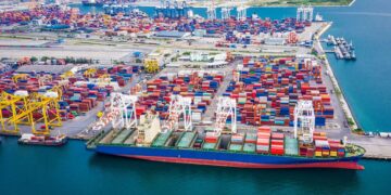 চট্টগ্রাম বন্দরে রেকর্ড প্রবৃদ্ধি: তিন মাসে কনটেইনার হ্যান্ডলিং বেড়েছে ১২ শতাংশের বেশি