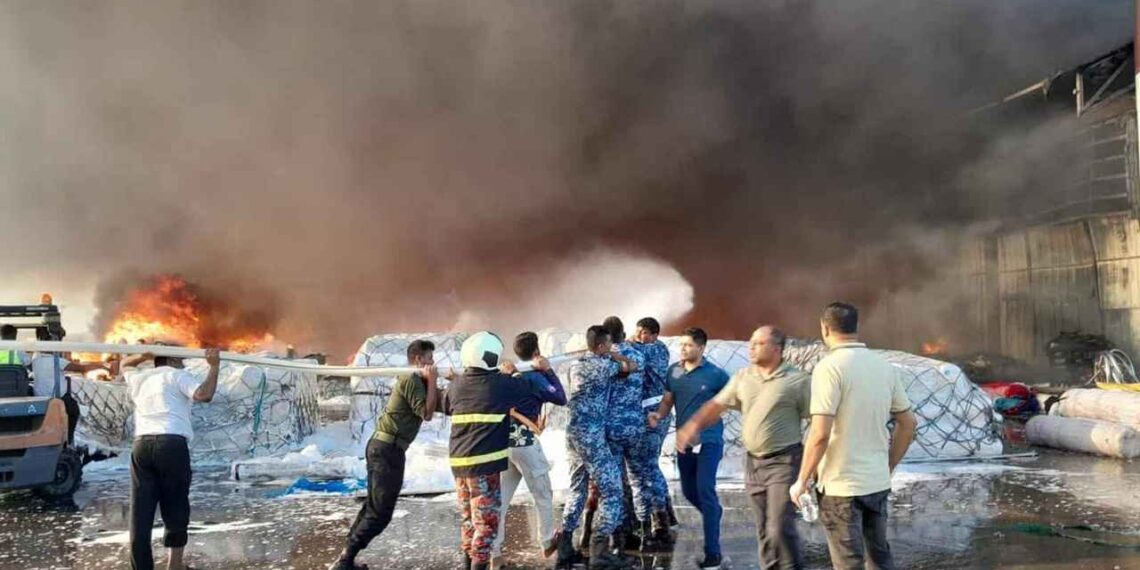 শাহজালাল বিমানবন্দরের আগুন নিয়ন্ত্রণে সেনা, নৌ ও বিমান বাহিনী