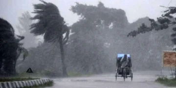 রাতের মধ্যে ঝড়ের আশঙ্কা: ঢাকাসহ ৫ অঞ্চলে ঘণ্টায় ৬০ কিমি বেগে দমকা হাওয়া