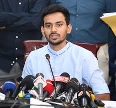 ঢাকা-১০ থেকে স্বতন্ত্র প্রার্থী হিসেবে লড়বেন উপদেষ্টা আসিফ