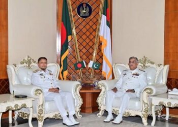 বাংলাদেশ সফরে পাকিস্তান নৌবাহিনী প্রধান নাভিদ আশরাফ