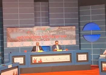 “ভারতকে বলবো, শেখ হাসিনাকে সংযত রাখুন”: সুব্রত চৌধুরীর কড়া সতর্কবার্তা